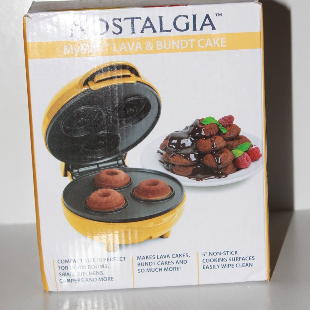 Nostalgia Mini Lava & Bundt Cake Maker